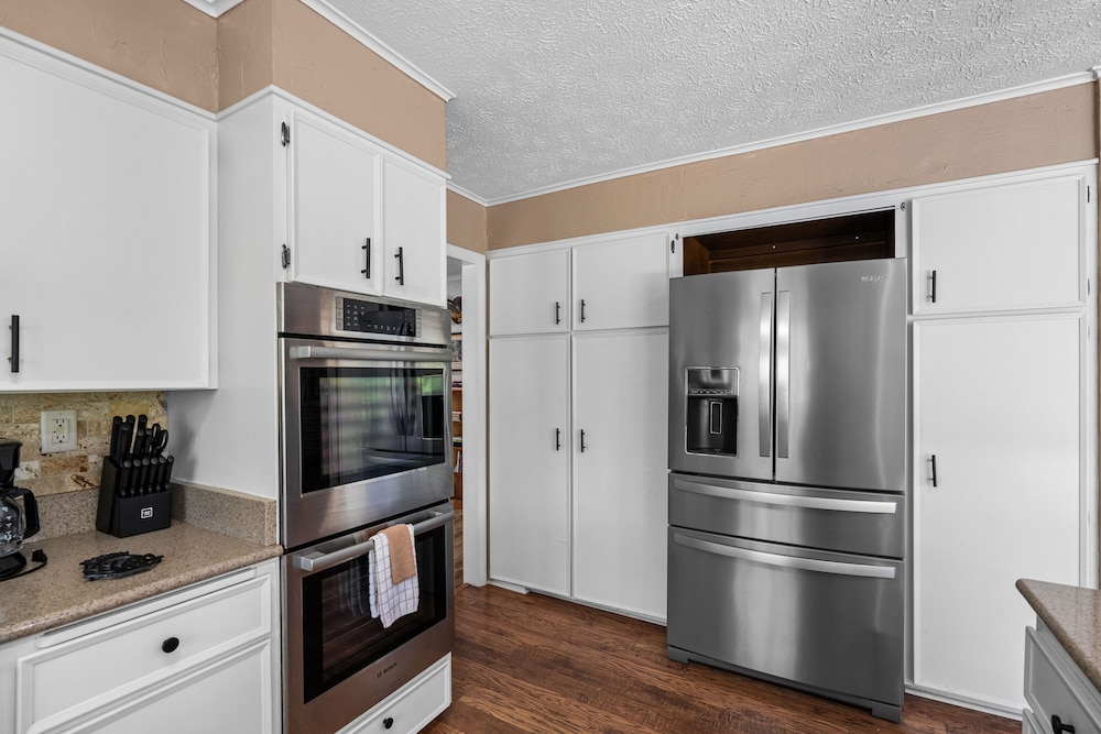 Cosby Mountain Lodge 4 Bedroom Home