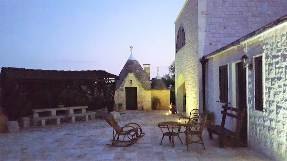Dépendance in Villa Karmel view 3