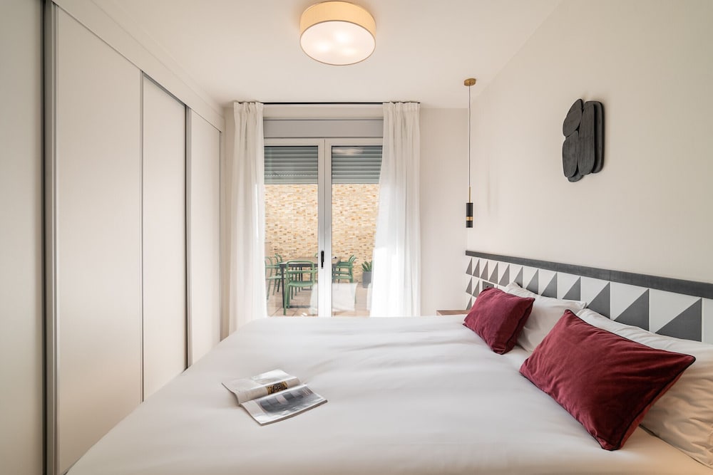 Port Forum Apartments By Olala Homes