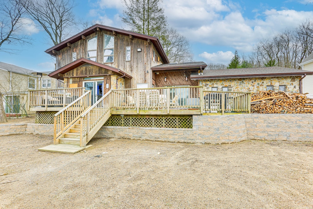 Waterfront Lake Hopatcong Home w/ Boat Dock!