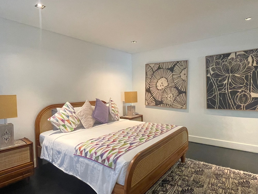 Martini Suites & Villa