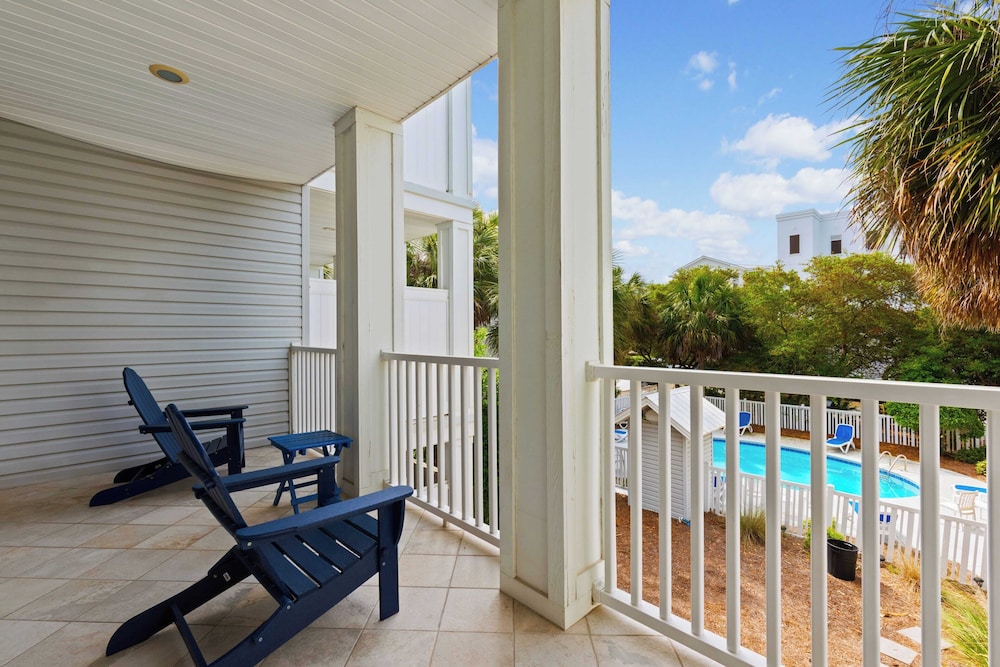 A Perfect Summer West by Avantstay Private Pool & Bikes