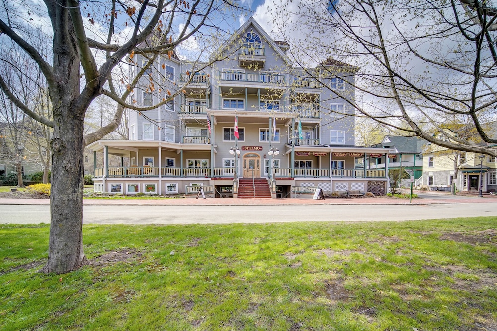 Experience Chautauqua! Newly Renovated Studio view 4