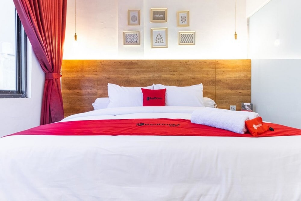 RedDoorz Plus near Ringroad City Walks Medan 2 view 4