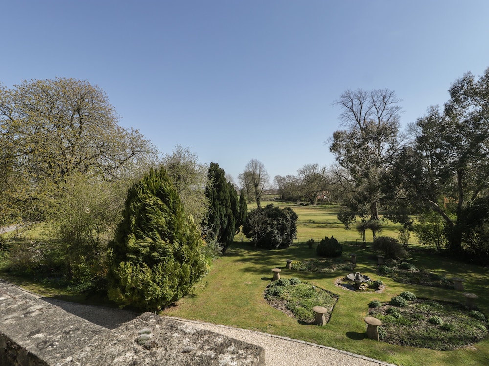 Milton Manor