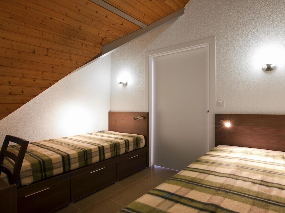 Gulf of Morbihan Home for 5 Guests view 3