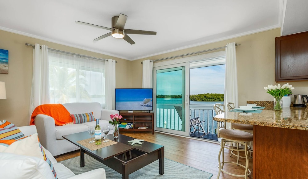 Coastal Breeze Siesta Entire 4-unit Complex With Dock