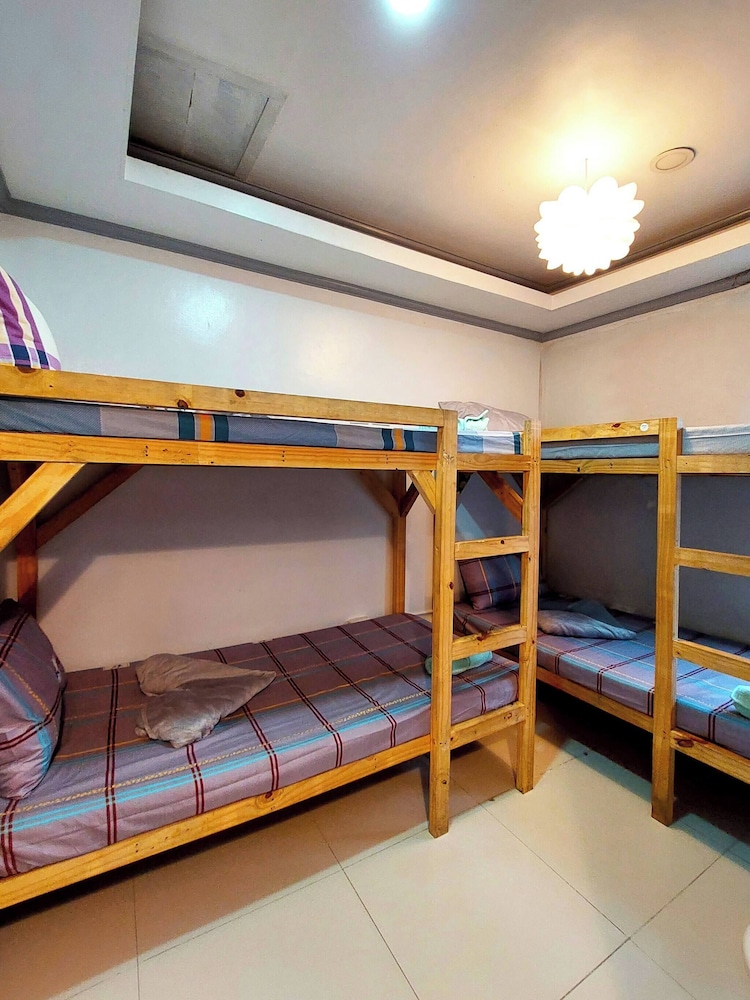 Transient House In Baguio, Near Burnham