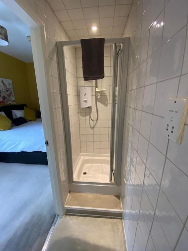 Grosvenor Place Guest House