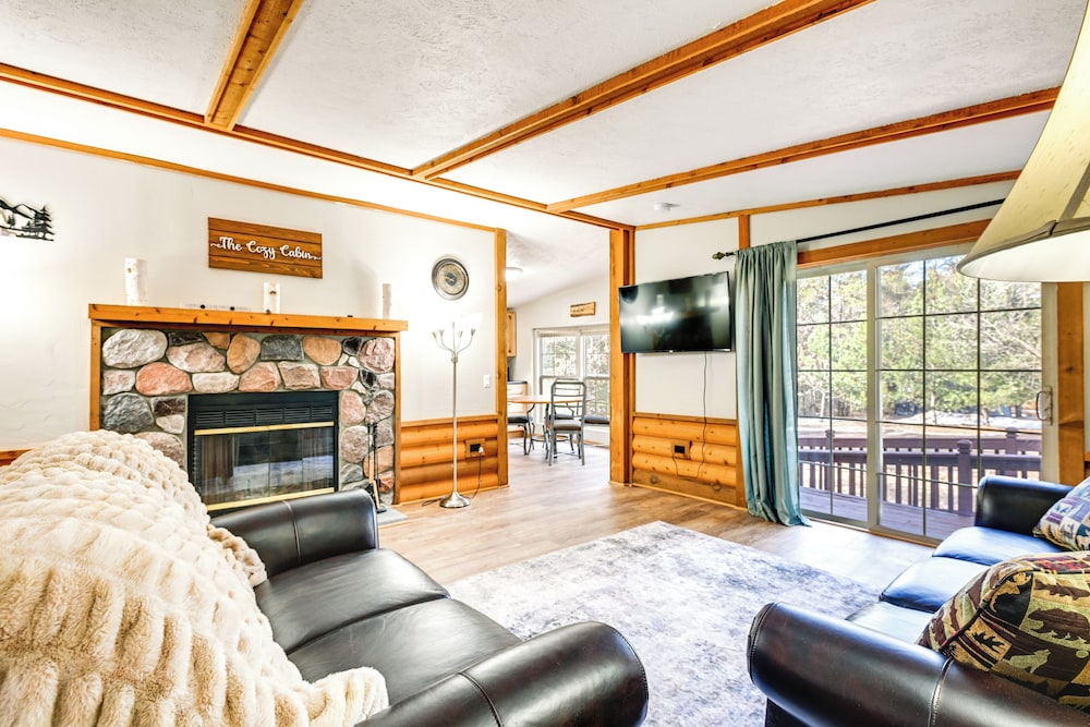 Fire Pit: Family-friendly Cabin in Gillett!
