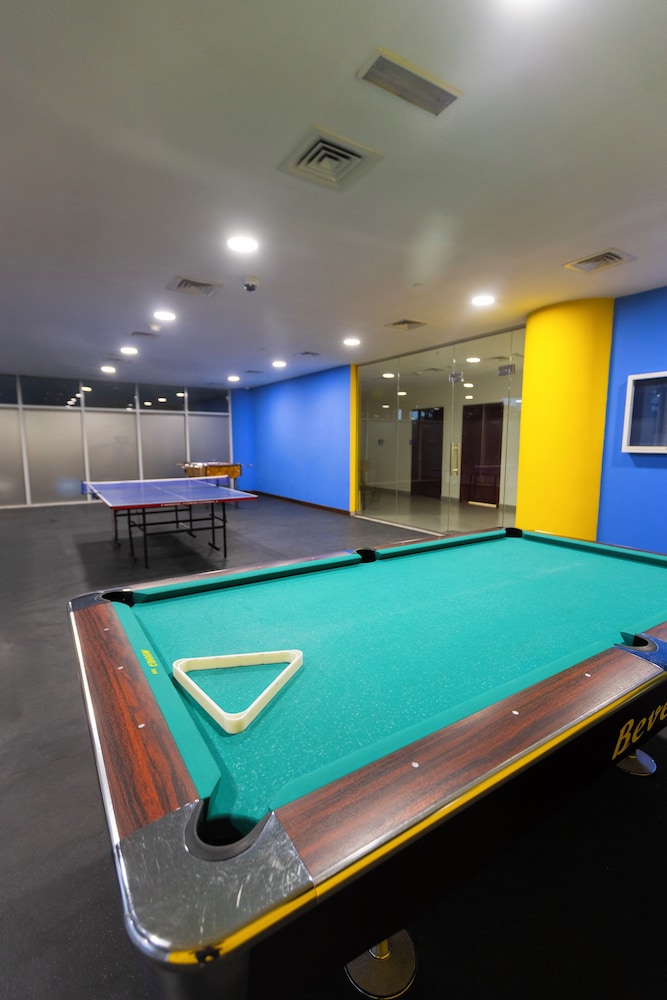 Stylish 2BR Business Bay Pool Access