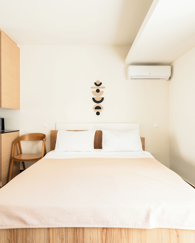 Elysee Apartments 9 B