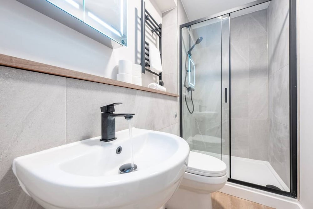 Luxurious 2 Bed Central Cardiff Free EV Charge