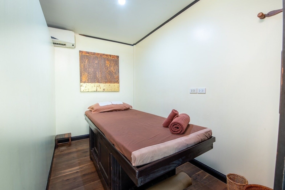 Dolphin Bay Beach Resort
