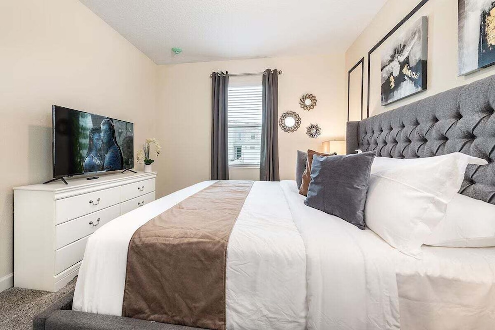 10br Storey Lake Home w/ Game Room, Pool & Spa Near Disney