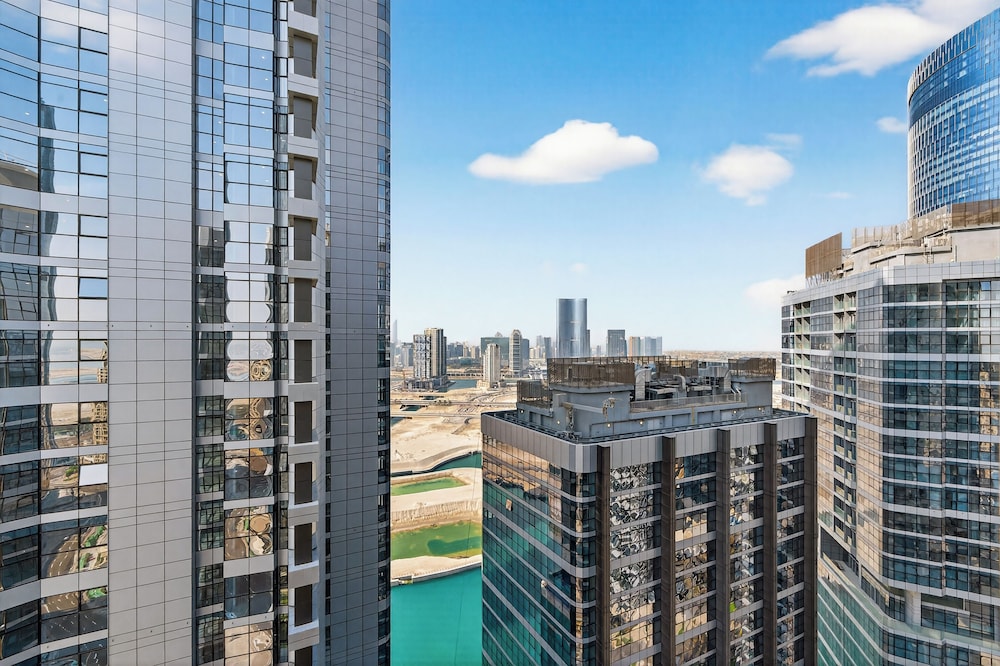 Radiant Boulevard by DVH Luxe Retreats