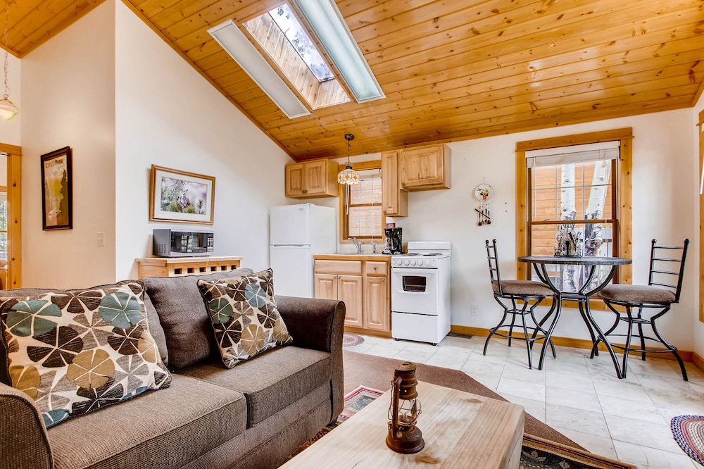 Estes Park Condos - Property Image 18