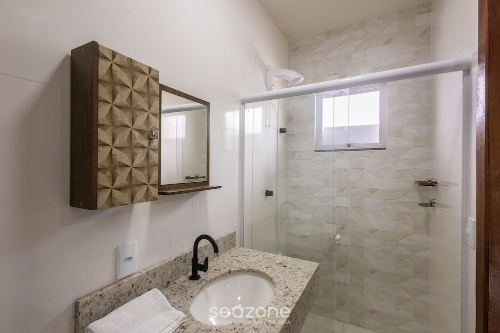 Rhes - Apt 2 min From the Beach in Bombinhas