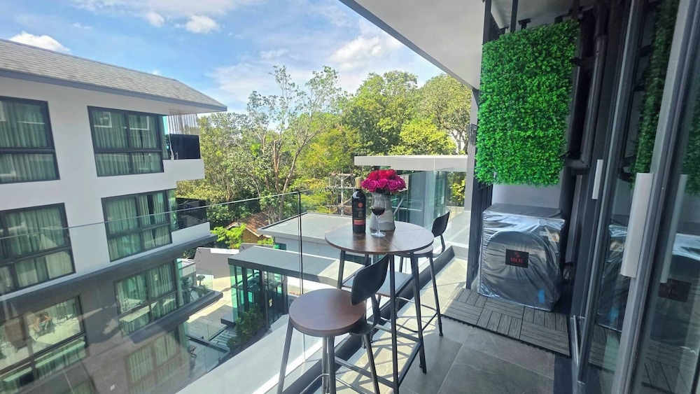 A202 - One Bedroom Partial Seaview Serviced Apartment, Ao Nang Beach