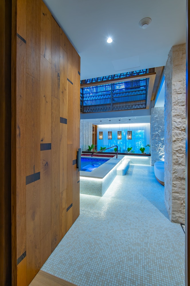 Kimpton Grand Roatan Resort And Spa by IHG - Photo 46