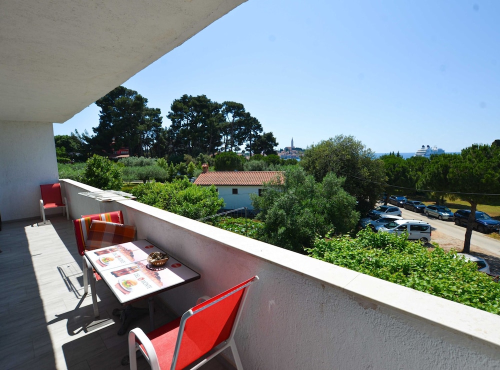 Classic and Elegant Rovinj Apartments With Balcony