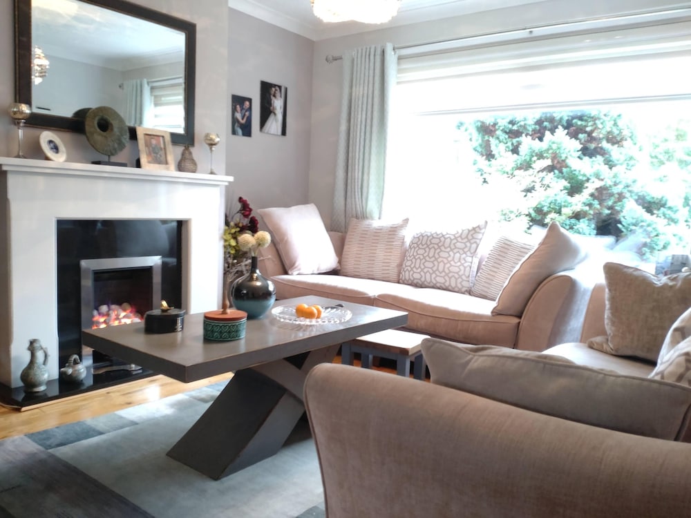 Stunning 3-bed House Close to Cop26 Glasgow view 3