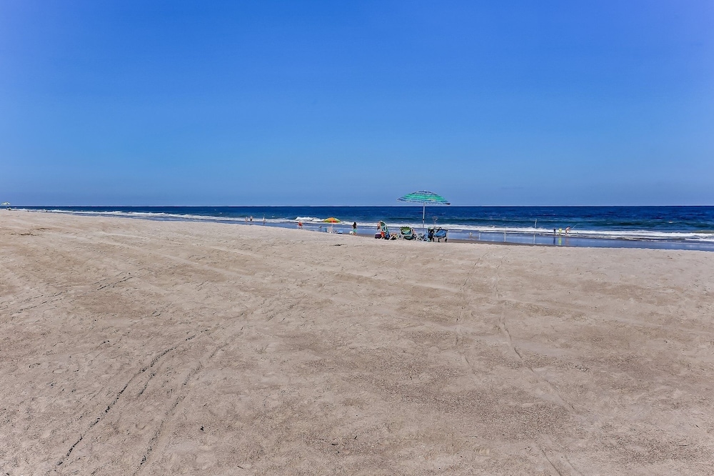 Oceanfront Beach Escape Condo with WiFi by RedAwning view 2