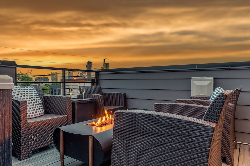 Luxe-tennessee Row-heart of Gulch-mins to Broadway