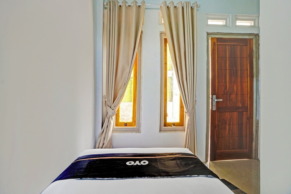 OYO 94834 Homestay Arjuna Near Taman Safari 2 Prigen