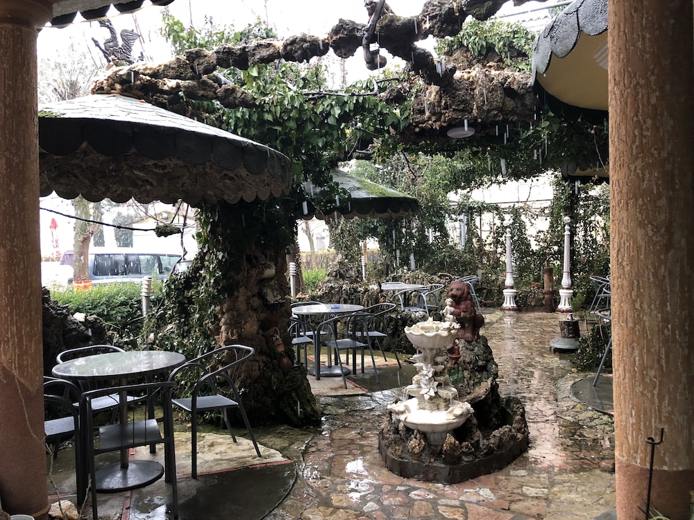 Hotel Bar Restorant Amerika - Image 1