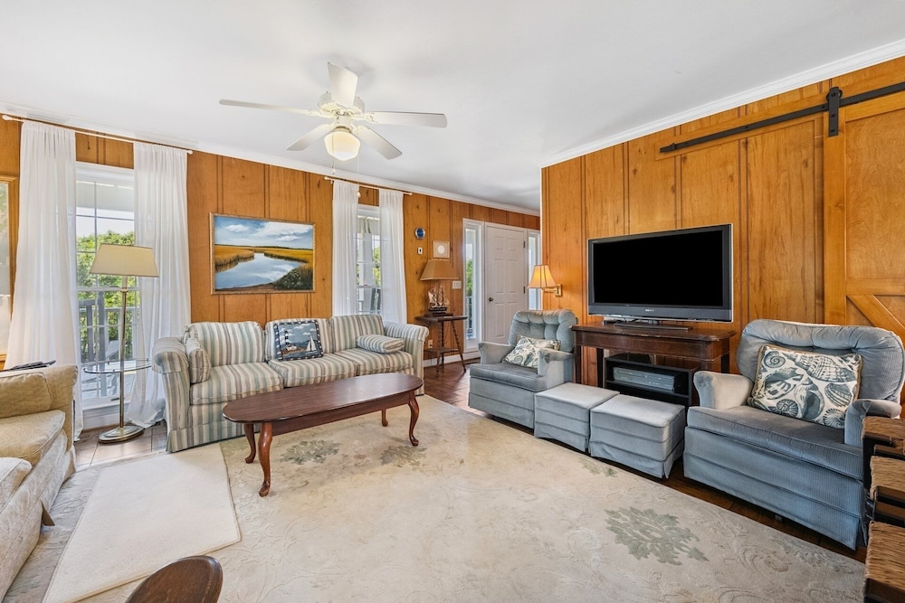 Berry Restful 5 Bedroom Home