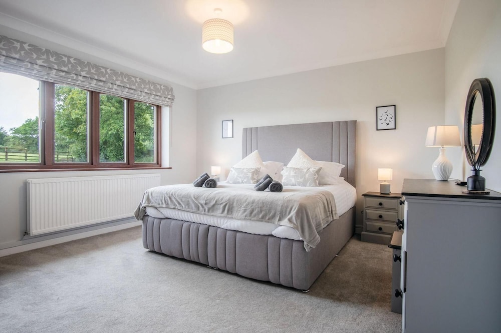 Springfield Lodge - 3 Bedroom Home - Princes Gate view 4