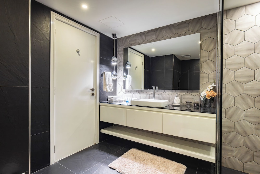 SIMPLY COMFORT Lux Penthouse 4BR Apartment with Iconic Marina Views