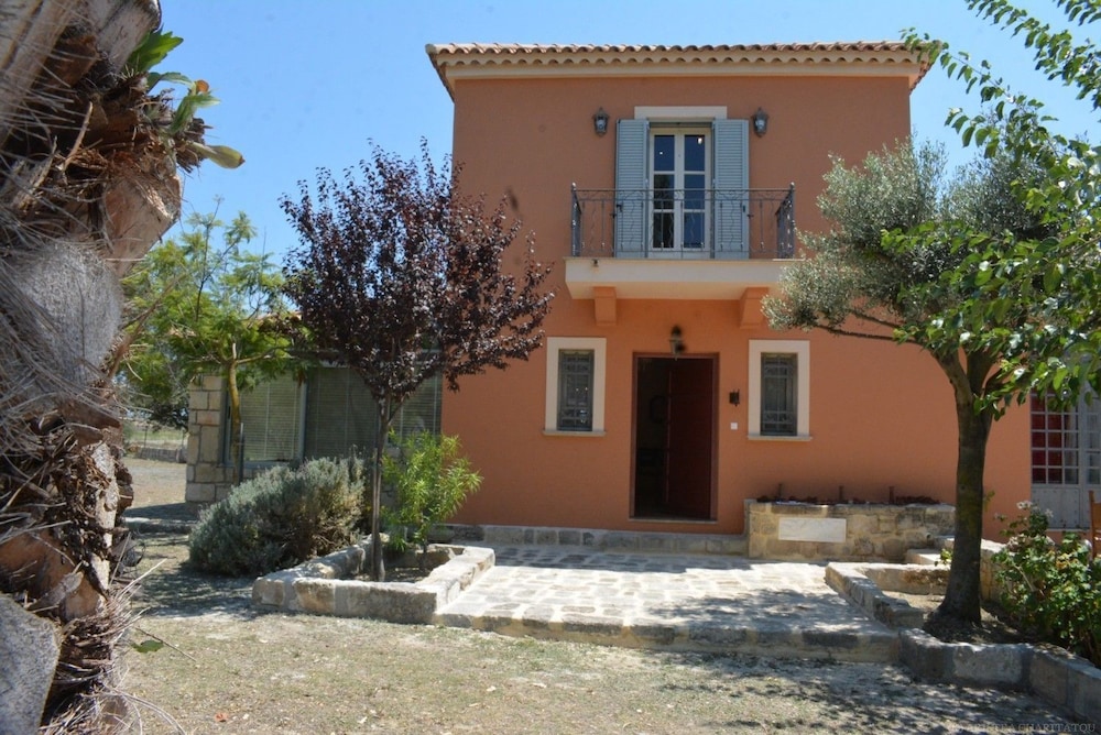 Alekos Beach Houses - Natura Verde