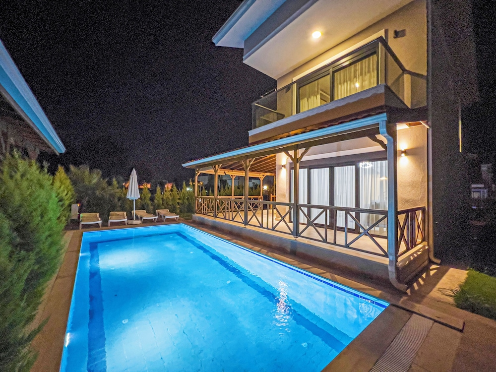 Paradise Town Villa Lisa