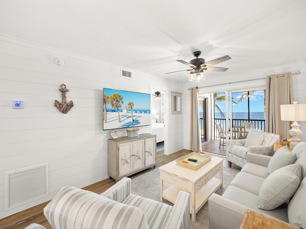 Seaside 2 by Distinctive Beach Rentals