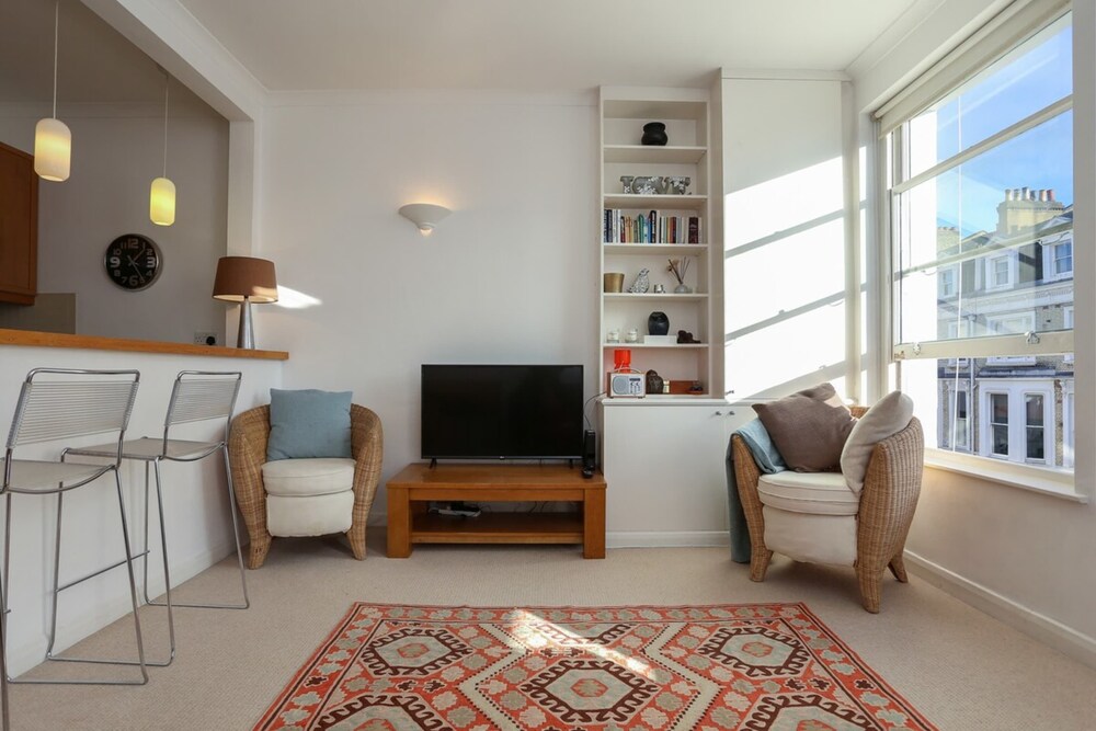 1 Bedroom Apartment in Notting Hill Accommodates 2