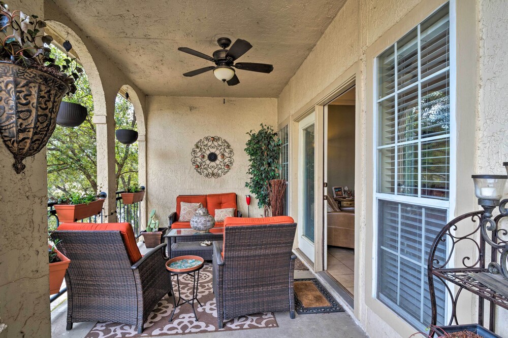 Lakefront Lago Vista Condo w/ Resort Amenities! - Property Image 4