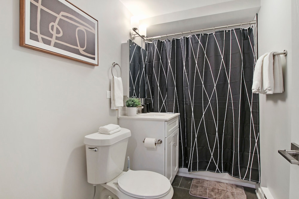 Perfectly Designed 1BR - Barry GA