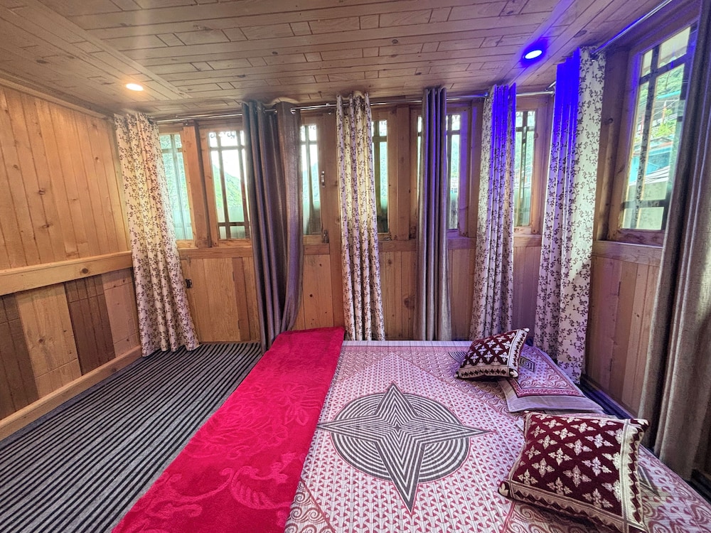 Viraaj Homestay