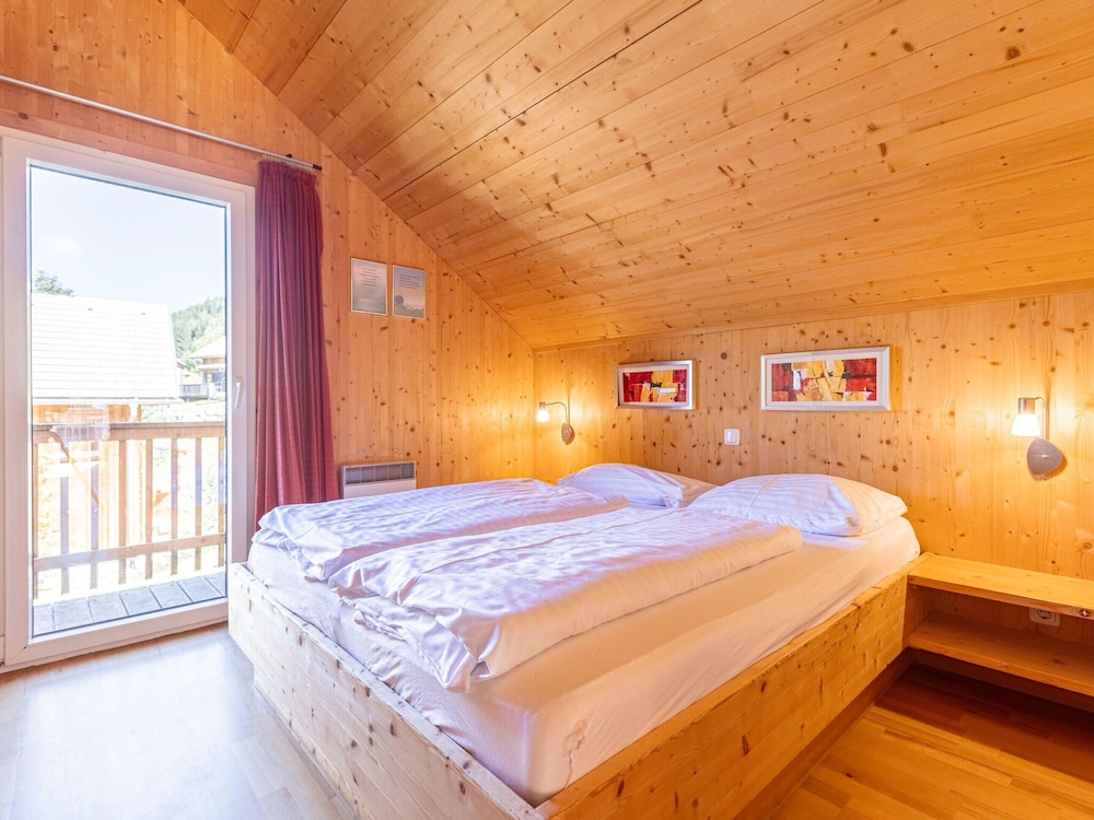 Majestic Chalet With Sauna and Whirlpool