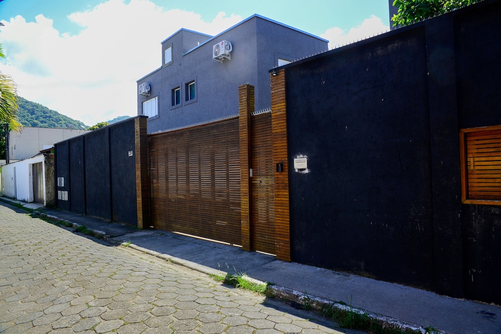 Casa c Piscina a 150m da Praia de Boi Ucanga