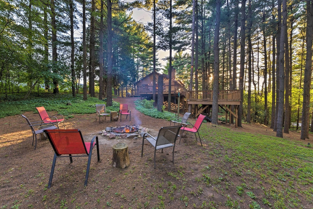 Lake Geneva Vacations - Lake Geneva Getaway w/ Fire Pit: Near Golf - Property Image 11