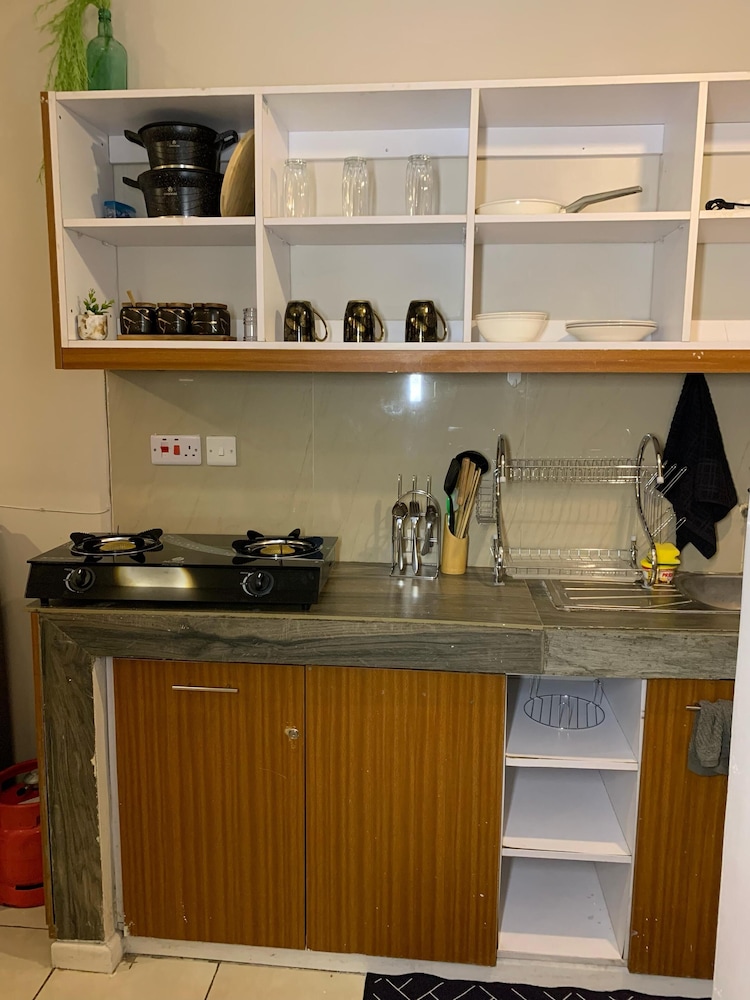 Lux Suites Coral Bells Studio Apartments