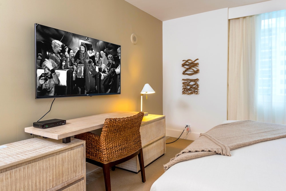 Luxury Vacation Rentals at 1 Hotel & Homes by LRMB