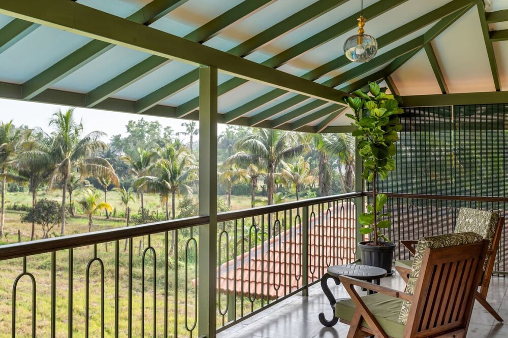 Villa Verona by Hireavilla 6BR With Pool in Parra