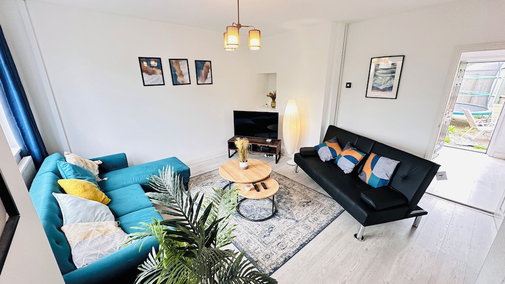 Pengam House