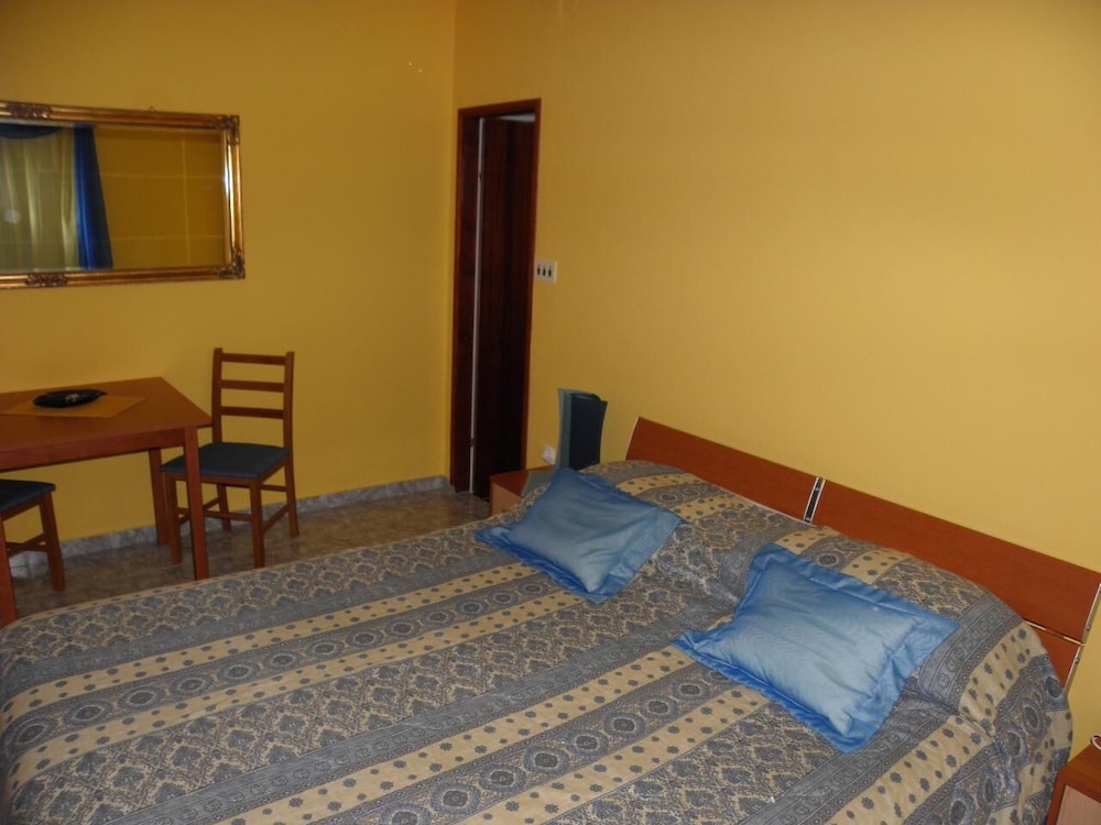 Gorda - 50m From the Beach & Parking - A2 view 5