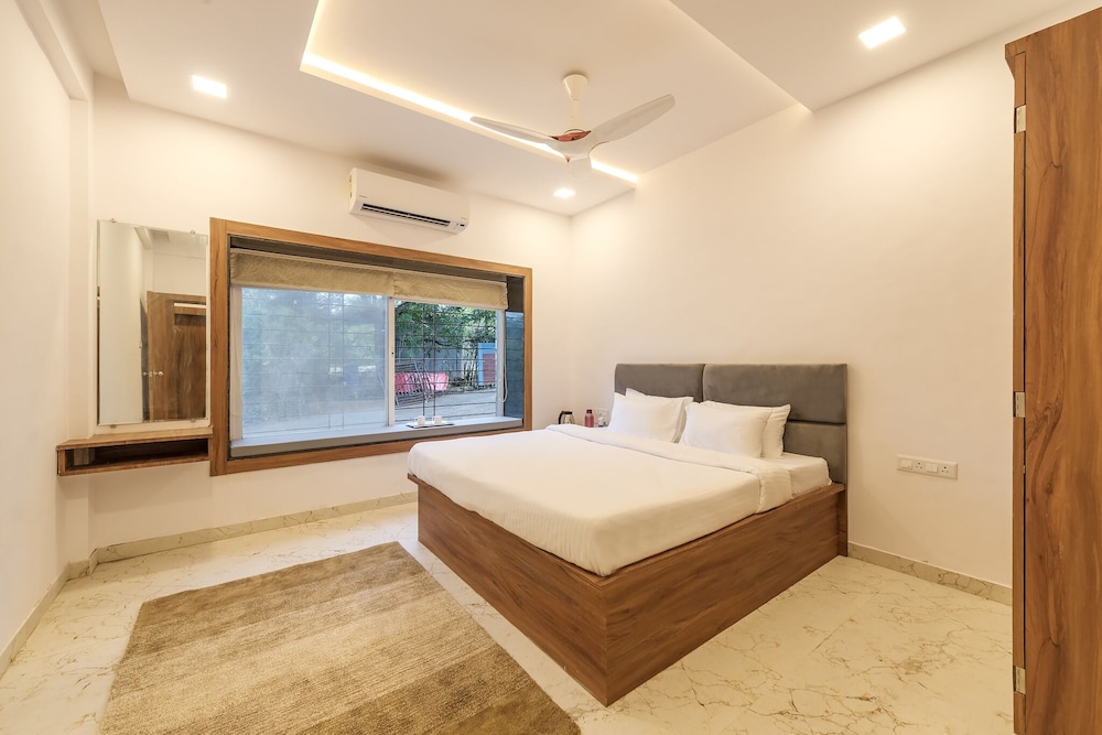 CosmicStays Casa Ivory Pool Villa Mulshi view 2