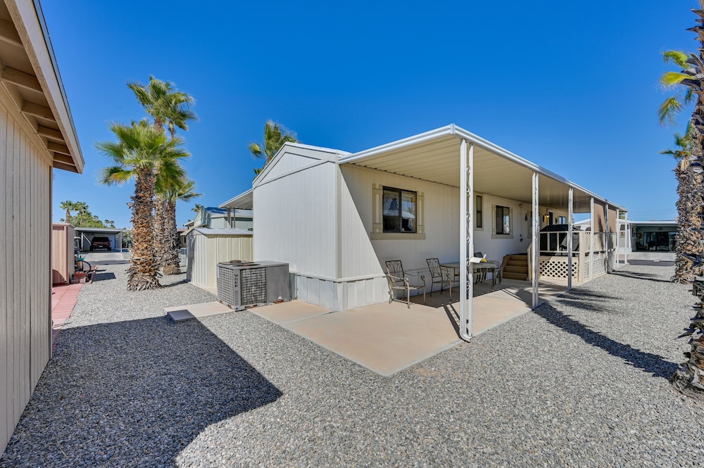 Yuma Vacation Rental w/ Resort Pool & Hot Tub! view 5